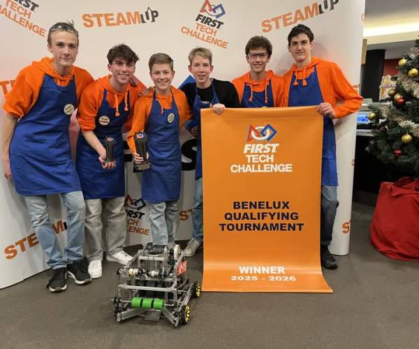 Het Zwijsen College scoort bij FIRST Tech Challenge