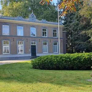 Speciale foto-bankjes als herinnering aan Market Garden