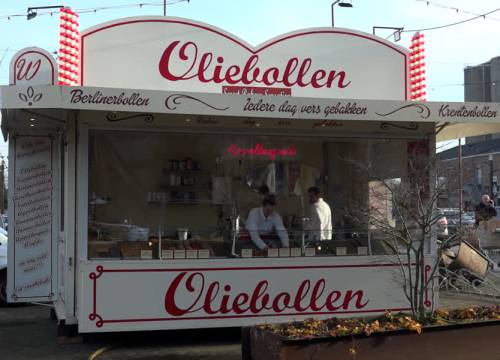 Oliebollenkraam op de Noordkade mag toch blijven staan (video)