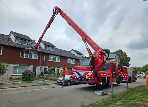 Dakbrand in Veghel snel onder controle dankzij brandweeroptreden