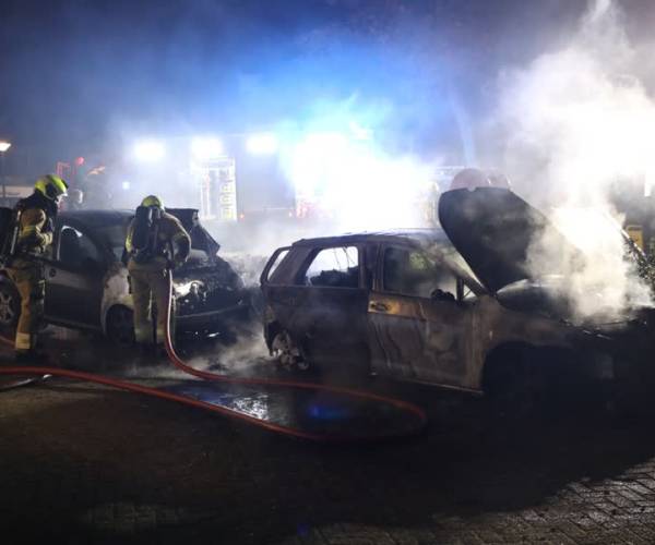 Hevige autobranden aan Sterndonk in Veghel