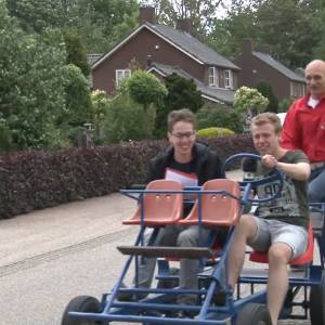 SAT on Tour: Stef en Tom ontdekken hoe je een boerderij kunt omtoveren tot een duurzaam recreatiebedrijf