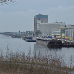 Sluizen Zuid-Willemsvaart dicht door hoge water