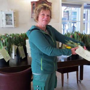 Bosje tulpen voor cliënten Zorghoeve ’t Binnenveld