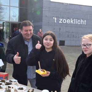 Actie van 10-jarige Sevgi brengt 1150 Euro op