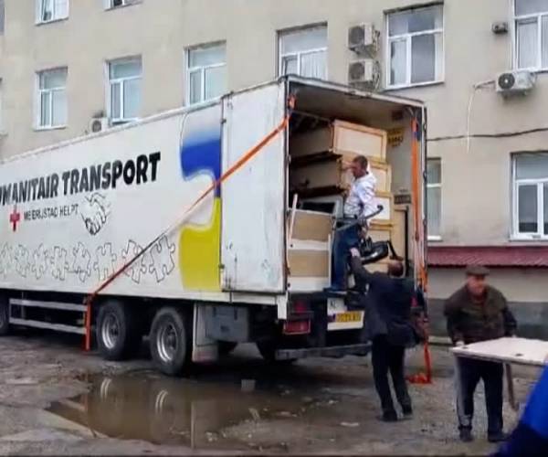 Transportcolonne Stichting Meierijstad Helpt brengt hulpgoederen naar Moldavië (video)