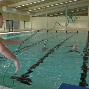 Minicursus zwemmend redden bij RBV