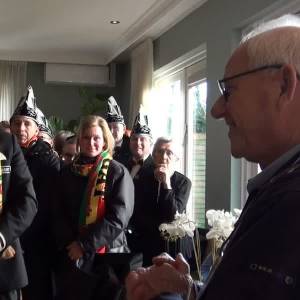 Verrassend bezoek voor Wim Ooijen en bewoonster hospice