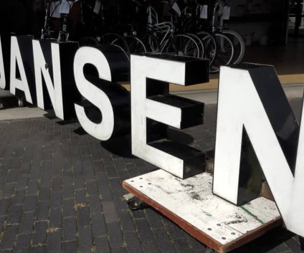 Letters Jansen de Wit worden in ere hersteld (video)