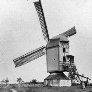 Sponsorgeld Koeveringse Molen gaat naar heemkundekring De Oude Vrijheid