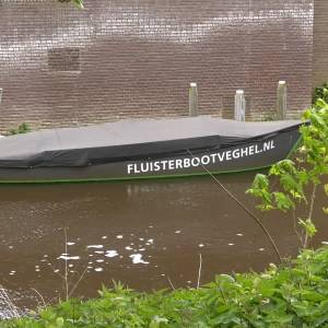 Fluisterboot Veghel vaart weer (video)