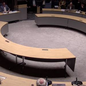 Gemeenteraad buigt zich over ombuigingsvoorstellen van het college (video)