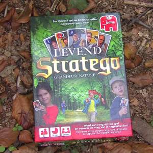 Levend Stratego in Wijbosch is geen dooie boel (video)